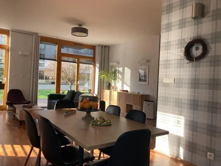 Wilanowska Apartment & Garden 바르샤바 0*,  폴란드